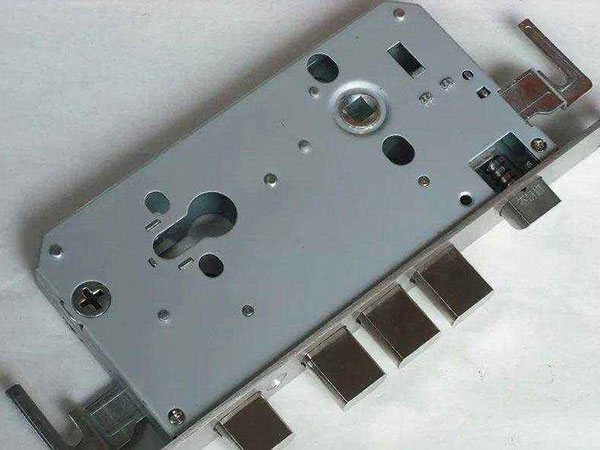 阿瓦提24小时上门开锁公司